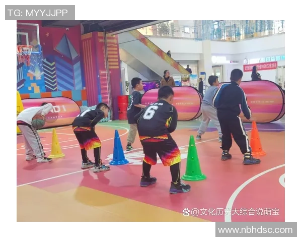 婴儿与篮球的奇妙结合探索早期运动对成长的积极影响